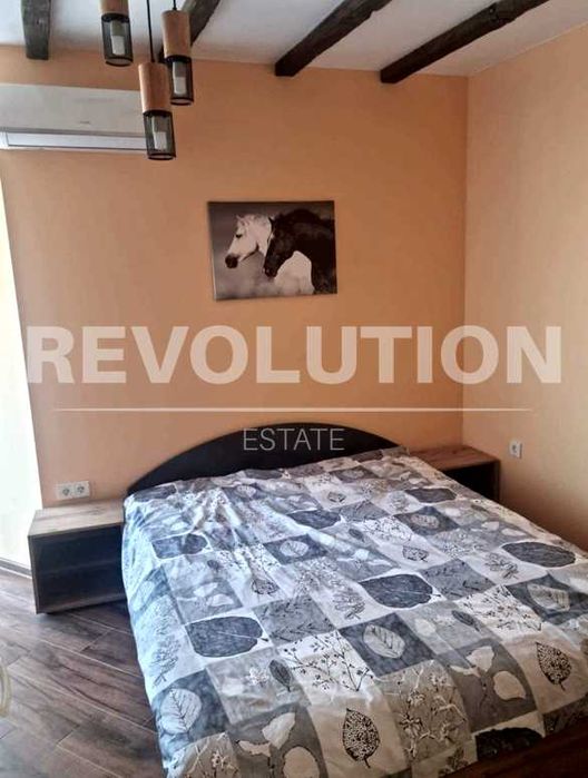 Луксозен тристаен апартамент в района на Колхозен пазар