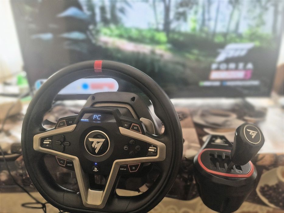 Висококачествен гейминг воланTHRUSTMASTER T248 +шифтър Thrustmaste