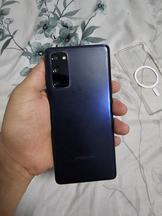 Samsung S20 FE holati yaxshi