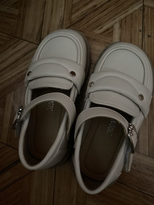 Туфли детские продаю