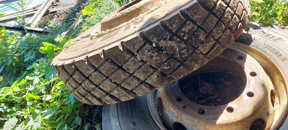 Vând roti de camion/tir