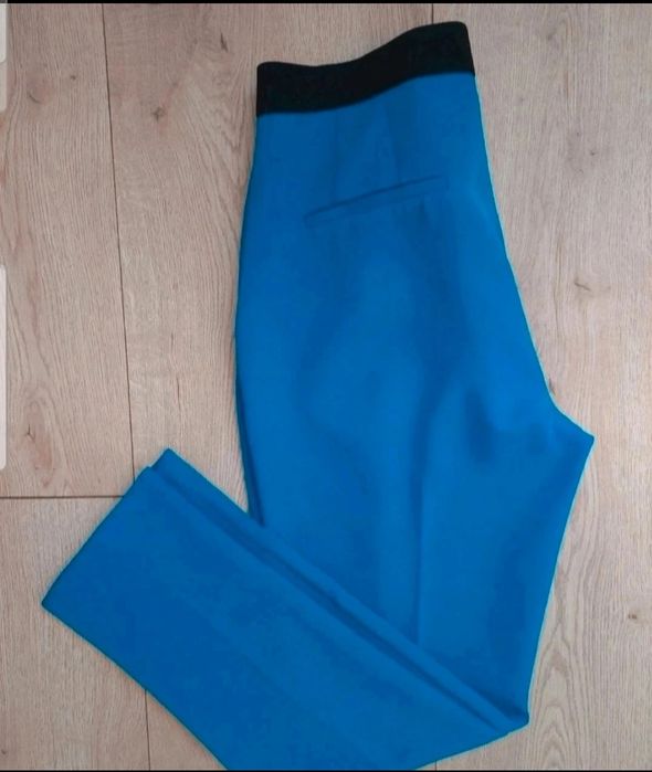 Pantaloni dama noi conici