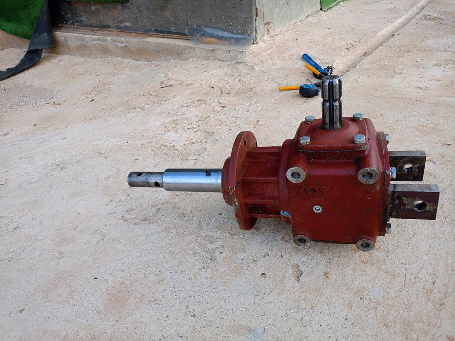 Reductor freză sau burghiu pamant