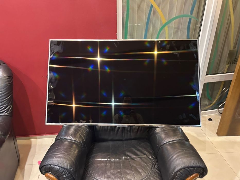 Телефизор smart tv самунг, втоабочем состоянии, очень хороший