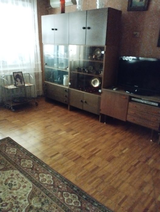 Квартира Кара-Су.5комнат 2 этаж  без ремонта.Рядом школа, базар