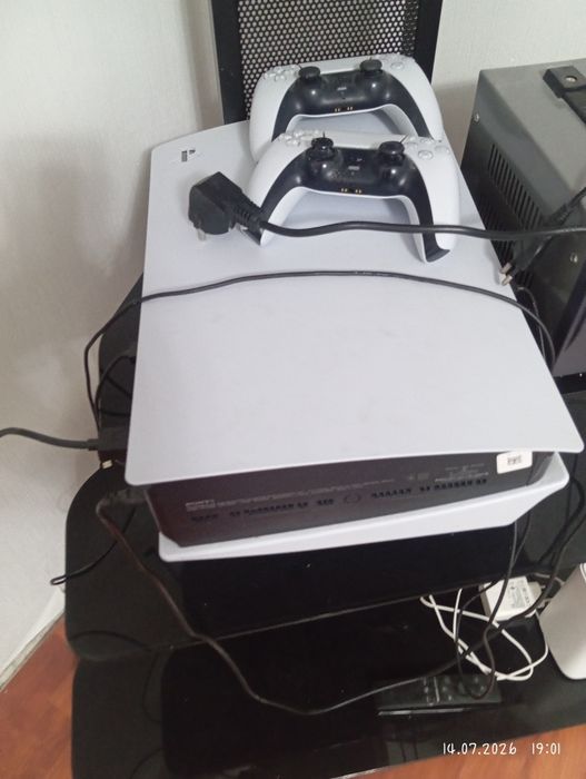 PS 5  в отличном состояний