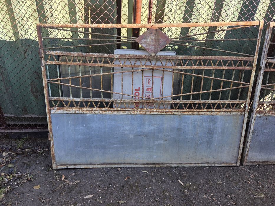 Продам ворота с калиткой.