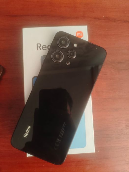 Продам Redmi 12 (8/256 ГБ)