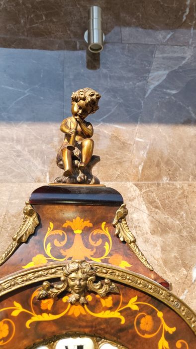 Часовник с постамент 025