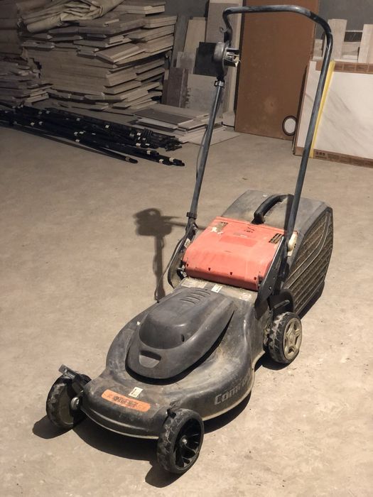 Газонокасилка сотилади