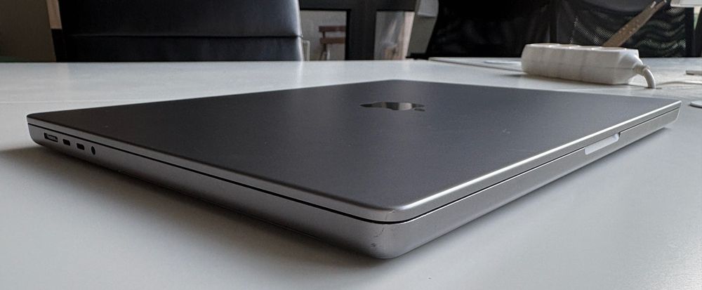 Apple MacBook Pro 2021 16' M1Pro 1TB