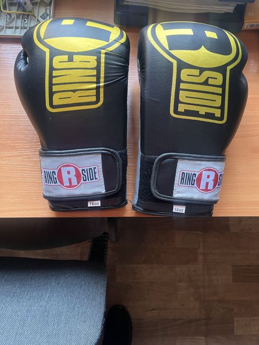 Боксерские перчатки