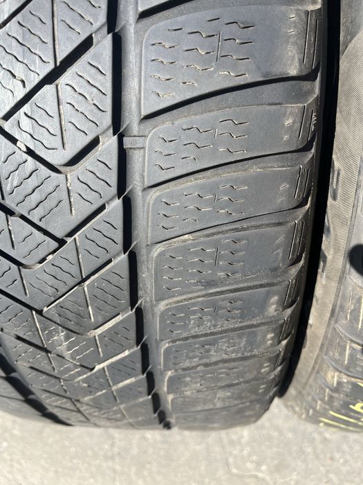2 бр. зимни гуми 245/40/18 Pirelli MO DOT 3422 4,5 mm