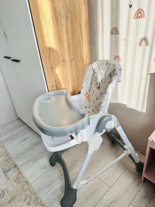 Продам стол для кормление