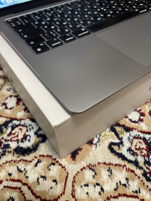 Macbook Air M1 8/256, space grey