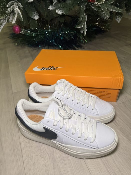 Продам кроссовки Nike оригинал