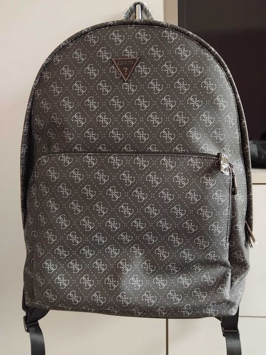 Оригинална раница Guess нова,дамска,кожена ,черна