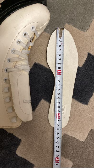 Коньки фигурные 37 размер