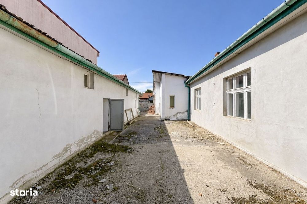 Casă din cărămidă, 6 camere, zona Pârneava, str. Eftimie Murgu
