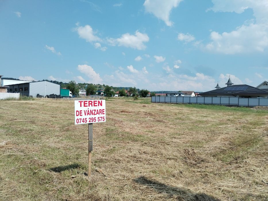 De vânzare teren intravilan