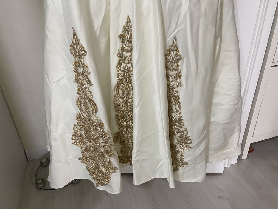 Продам платье