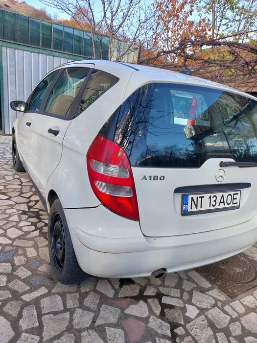 Vând Mercedes A180