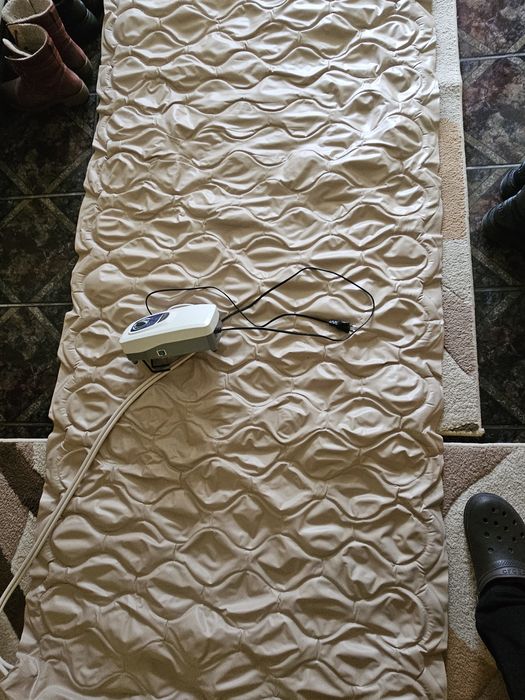 Vand saltea pentru escarii