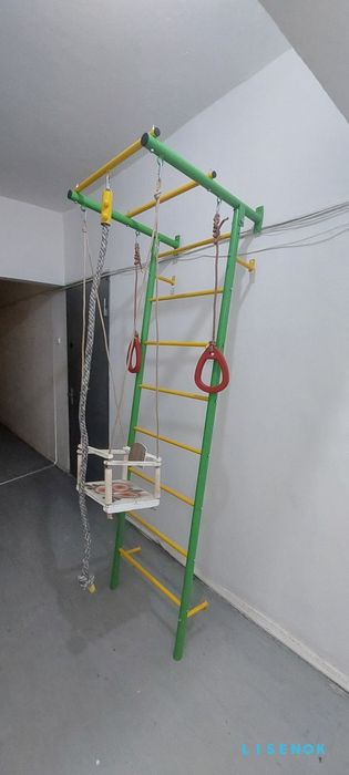 Шведская стенка турник