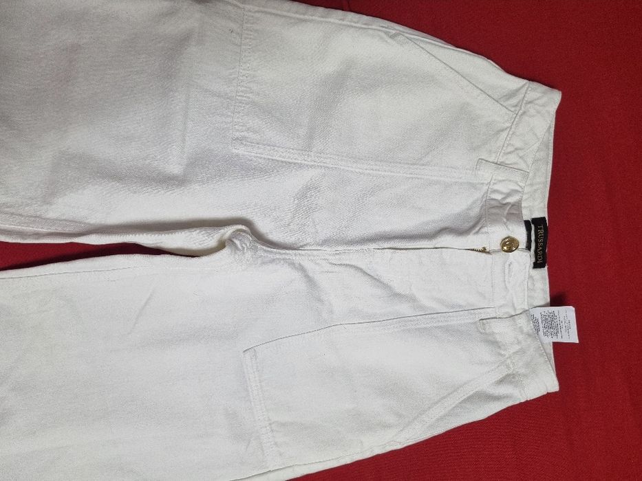 Blugi Trussardi evazati albi