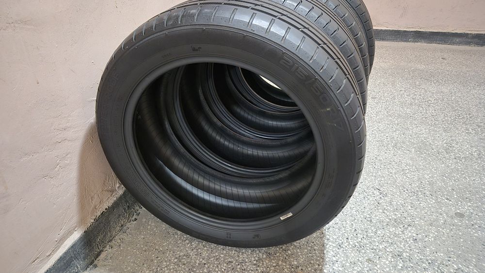 Nokian 215 50 17