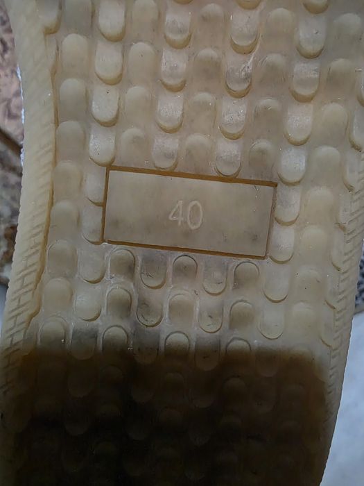 Женские кроссовки