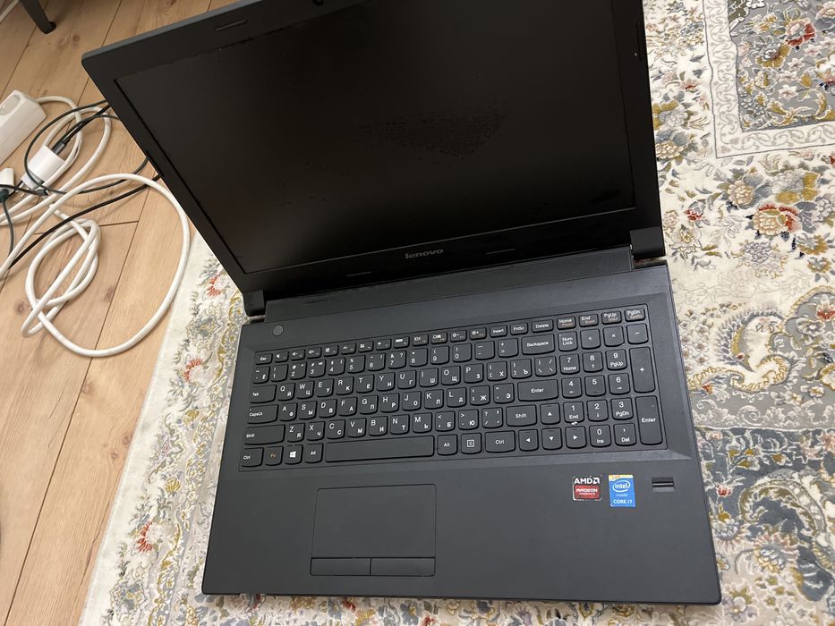 Продам б/у ноутбук lenovo