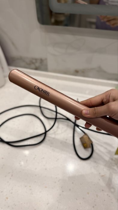 Продаю Утюжок Cronier