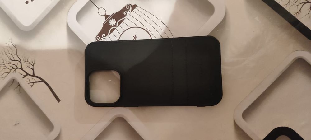 Чехлы на Apple Iphone