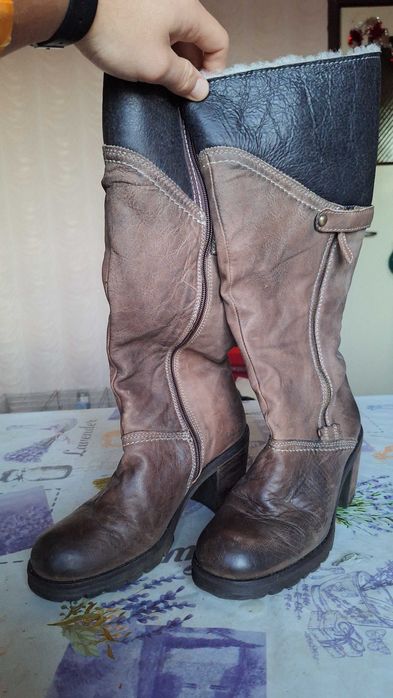 Качествени зимни богуши от агнешка кожа - размер 40