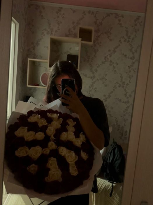 Букет роз из атласной ленты