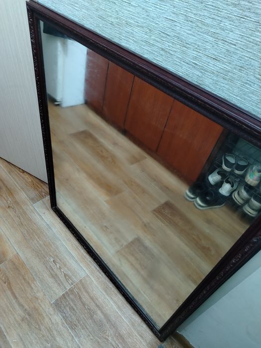 Продам зеркало в багете 90×105