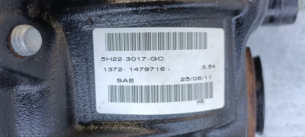 Редуктор передний Land Rover Discovery-4.