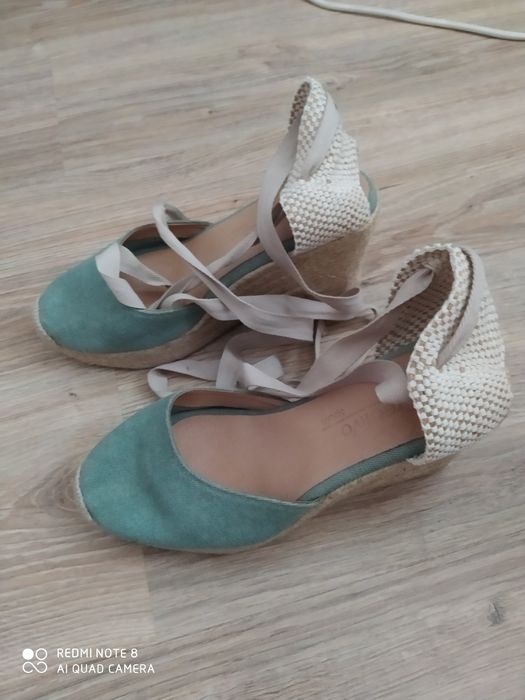 Босоножки (почти новые)