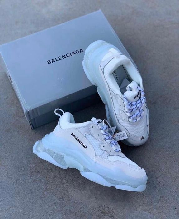 Balenciaga universali albi