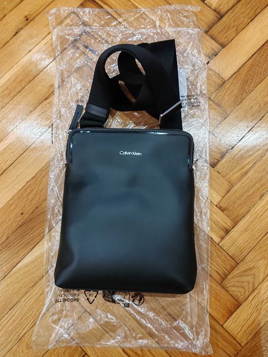 Чанта за през рамо CALVIN KLEIN
