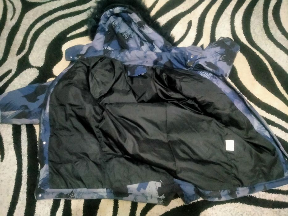 Продам куртку очень теплая