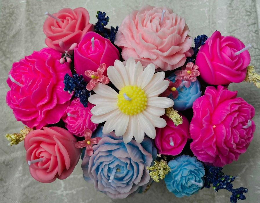 Ръчно изработени букети от соеви свещи