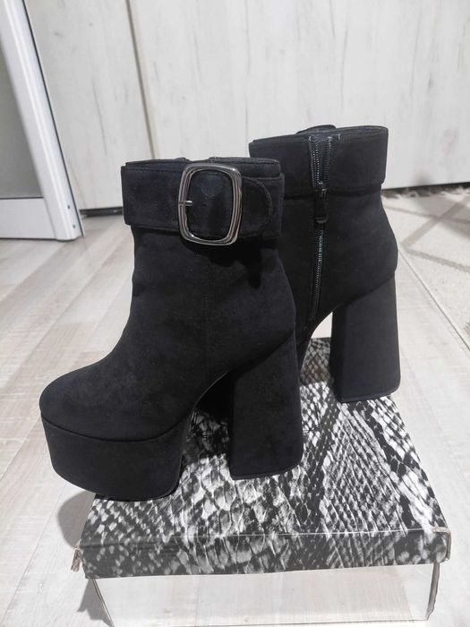 Нови дамски боти на висок ток и платформа