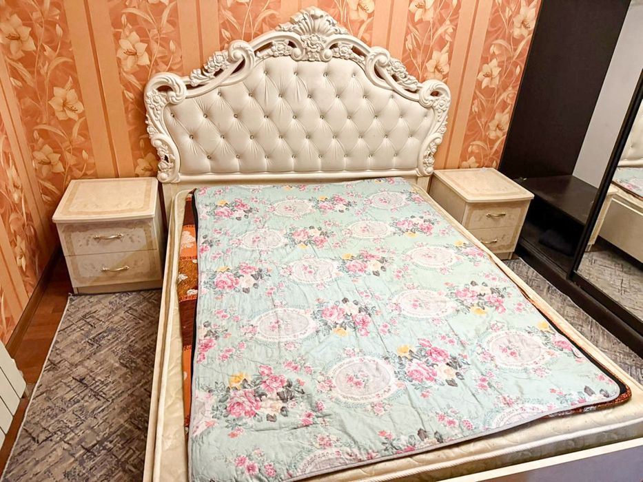 Продается спальный гарнитур в идеальном состоянии !