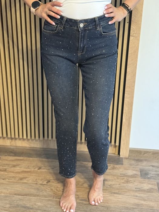 Различни модели дамски дънки