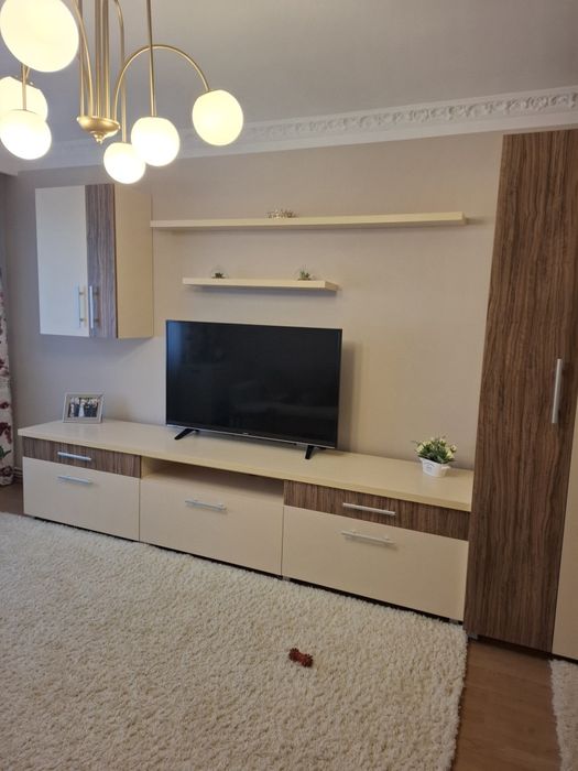 Mobila living cu spatiu de depozitare