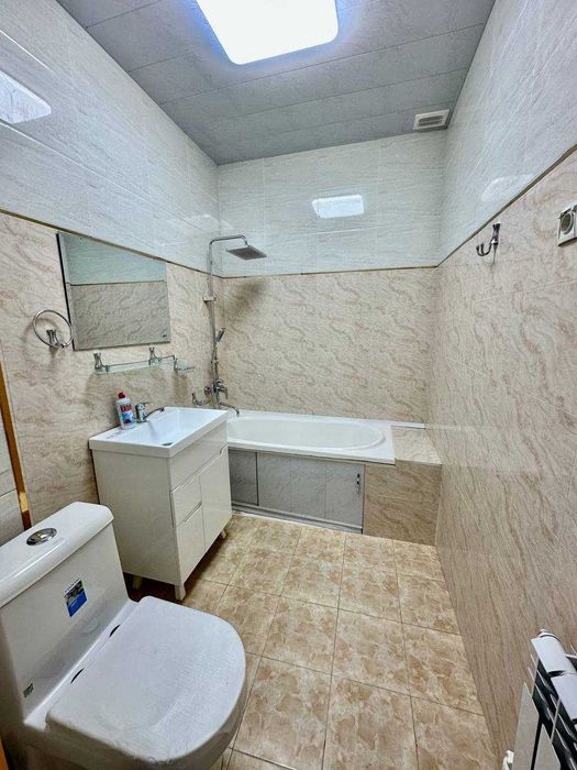 Яшнабад ЖК Азия Хаус продается квартира с мебелью  1/5/8  42м2