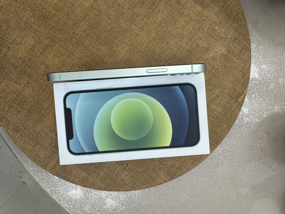 Продам айфон 12 64 g