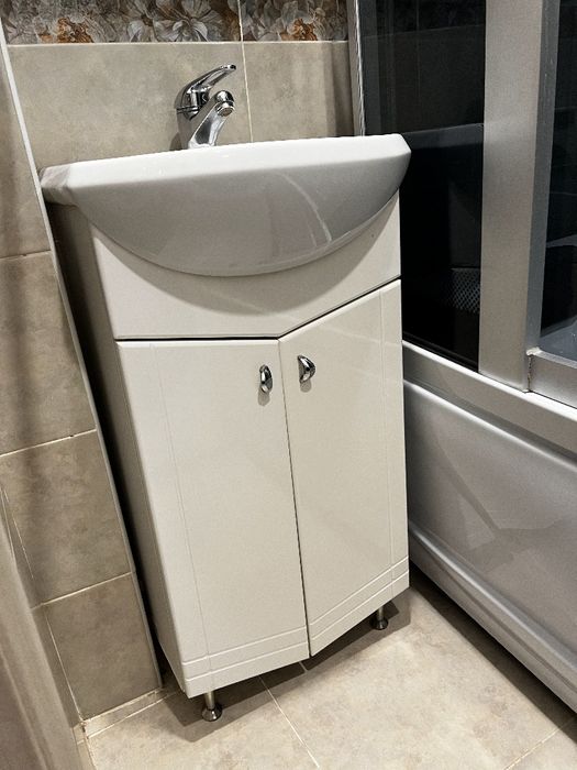 Тумба с раковиной для ванны